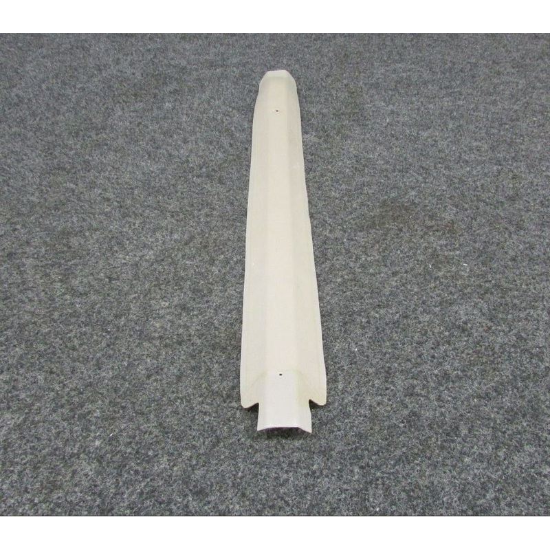 0500210-179 Cessna 172S Center Post Cover