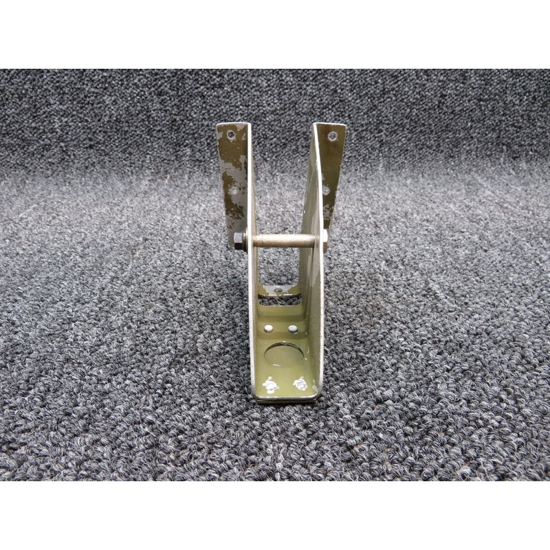 0510110 Cessna A185F Bracket Assembly
