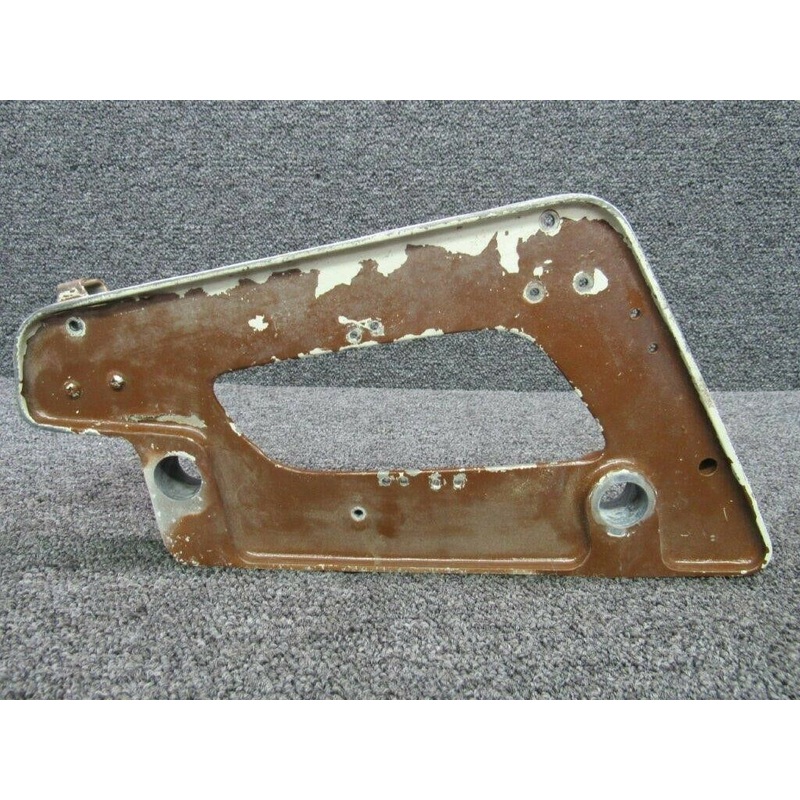 0514035-37 (Use: 05142338-1) Cessna 172 / 182 Seat Pedestal LH