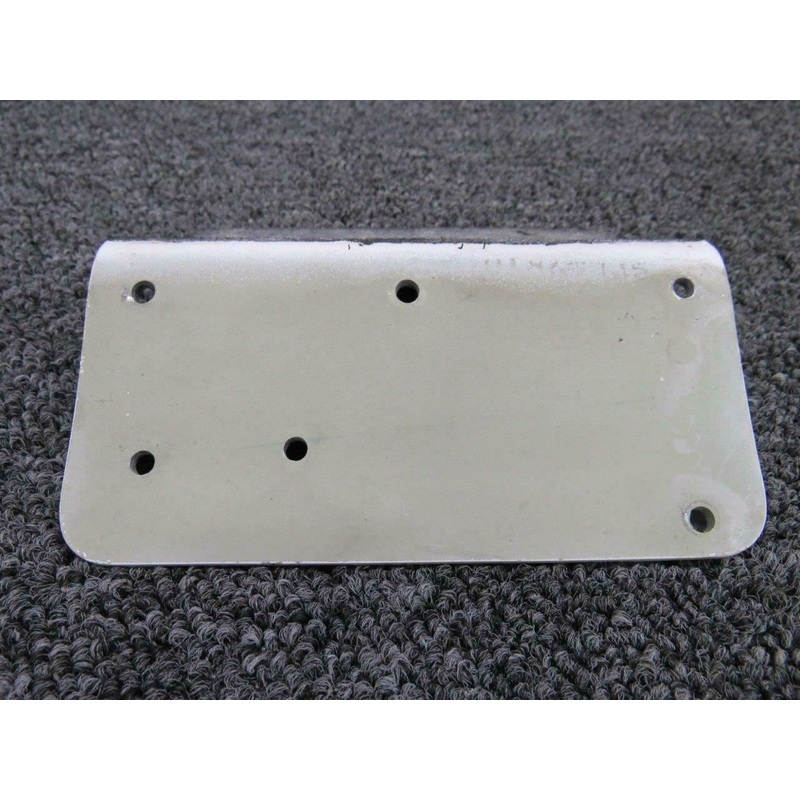 0701126-4 (FSO: 0513418-206) Cessna 206H Step Refueling RH