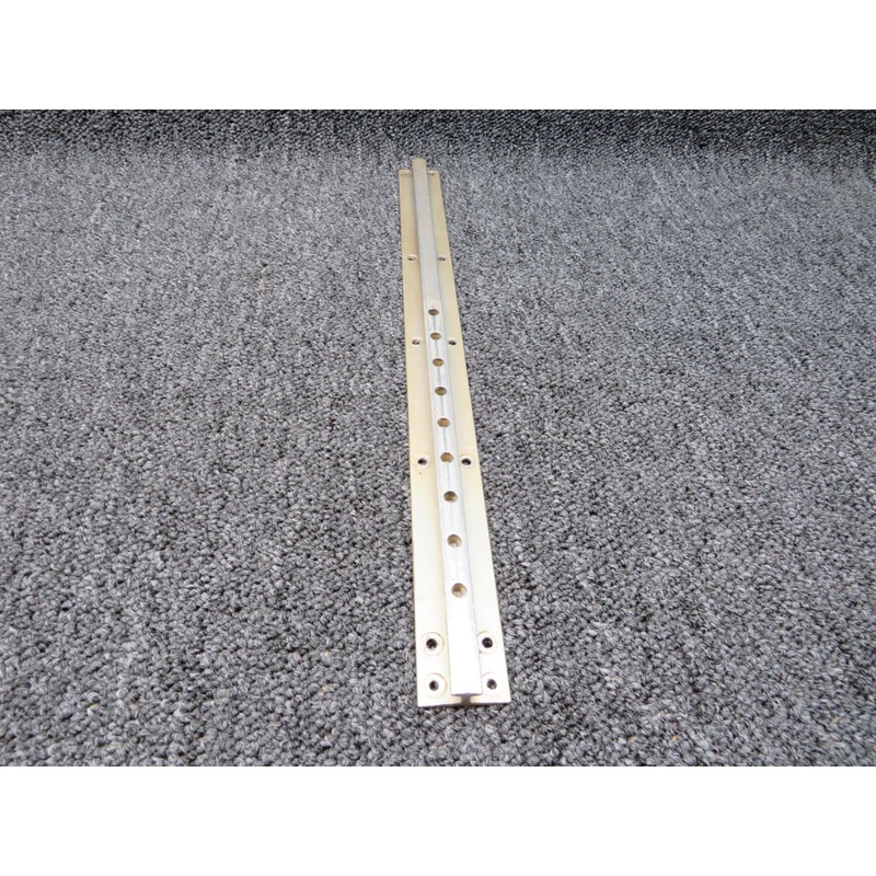 0410235-6 Cessna 150M Seat Rail Inbrd (BD)
