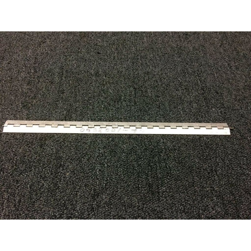 0532001-45 Cessna Hinge Assy New (19.25) (SA)