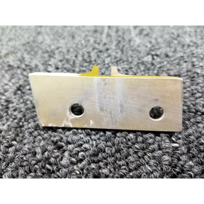 0432005-2 Cessna 150J Fitting Horizontal RH