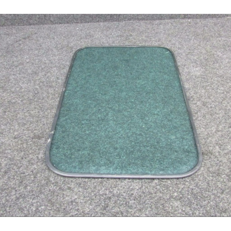 0700112-3 Cessna 180 / 185 Window Side Clear (RM)