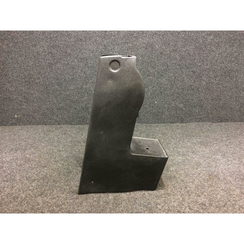 0500233-31 Cessna 172S Console Cover Assembly