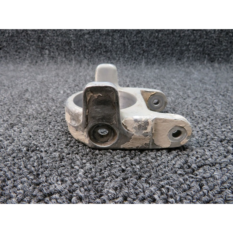 0543007-2 Cessna 150 Fitting Nose Gear