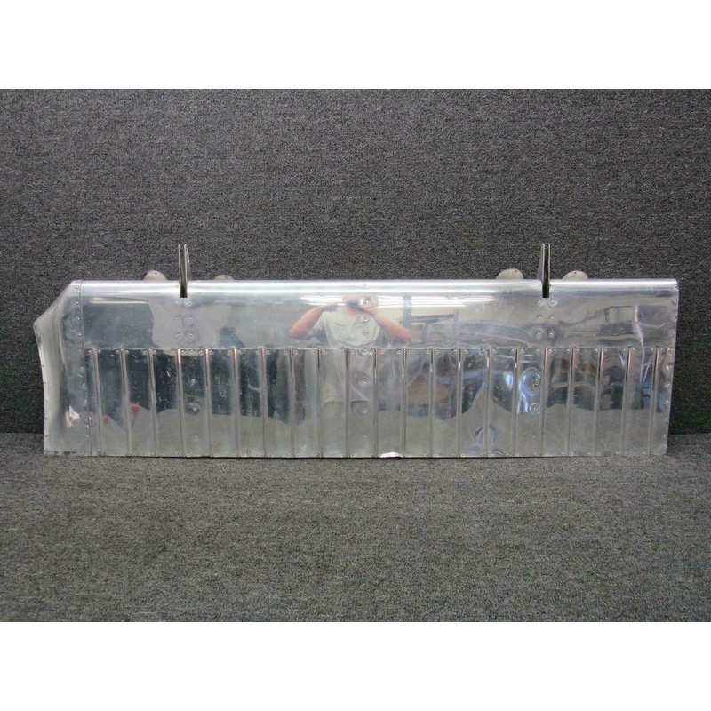 0426901-8 (WEU: 0426901-16) Cessna 150E Flap Assembly RH (Polished)
